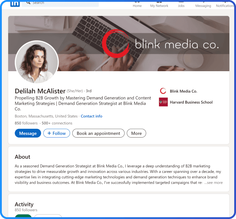 Capture d'écran d'un profil LinkedIn de Delilah McAlister, stratège en génération de demande chez Blink Media Co. Comprend une photo de profil, des options de contact, un résumé de l'expérience professionnelle et un lien vers la Harvard Business School.